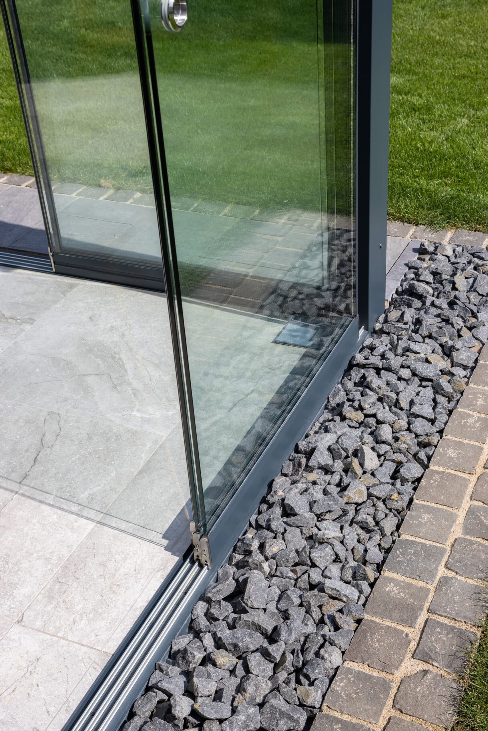 AL23 — Hohe Laufschiene in RAL-Farbe