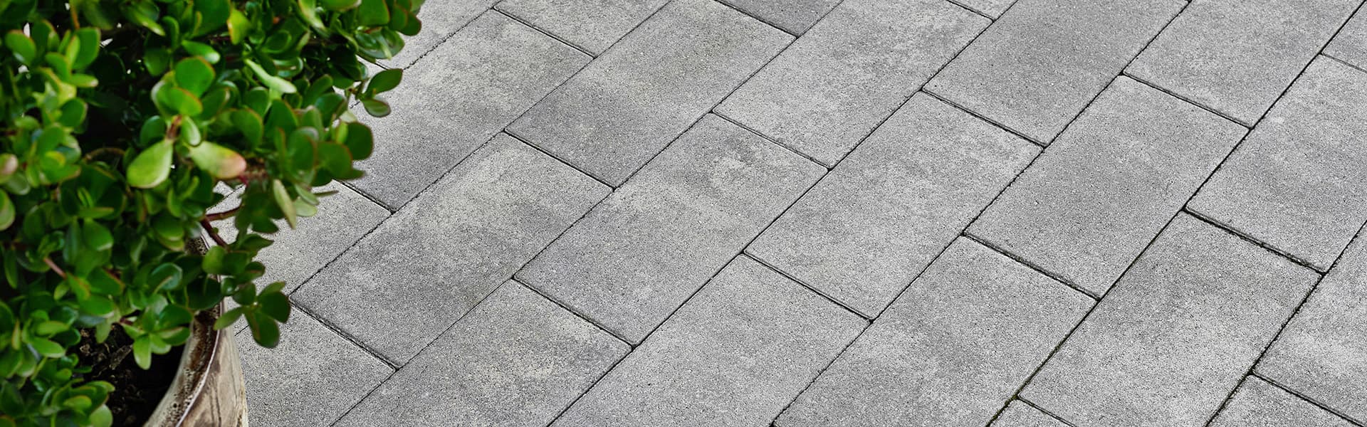 Beton-Terrassenplatten & Pflaster — Beton-Terrassenplatten & Pflaster mit Montage