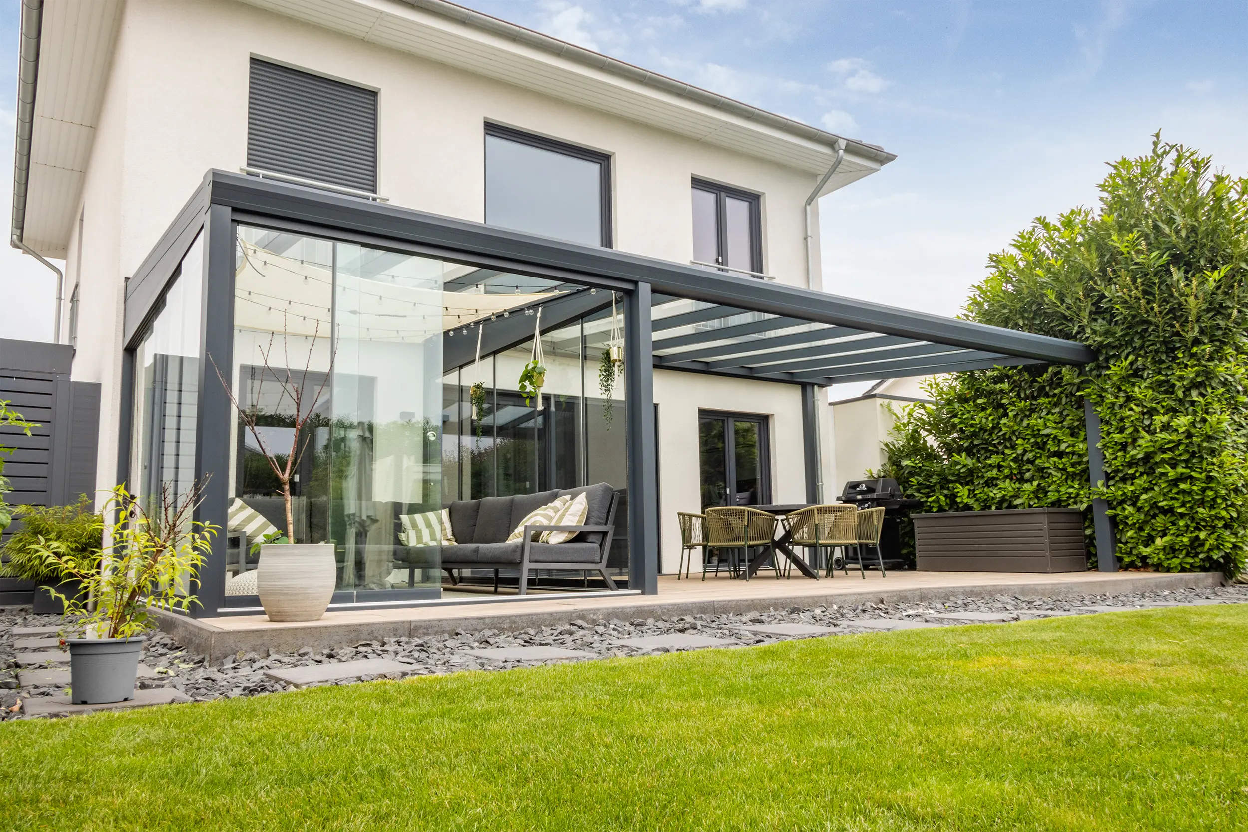 Glas oder Polycarbonat als Terrassendach?