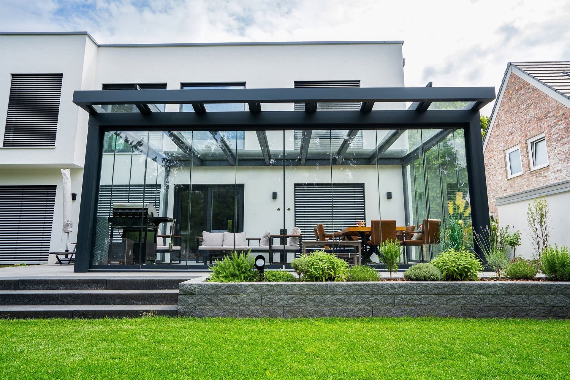 Ultrastyle Classic — Premium-Terrassenüberdachung mit sichtbaren Sparren